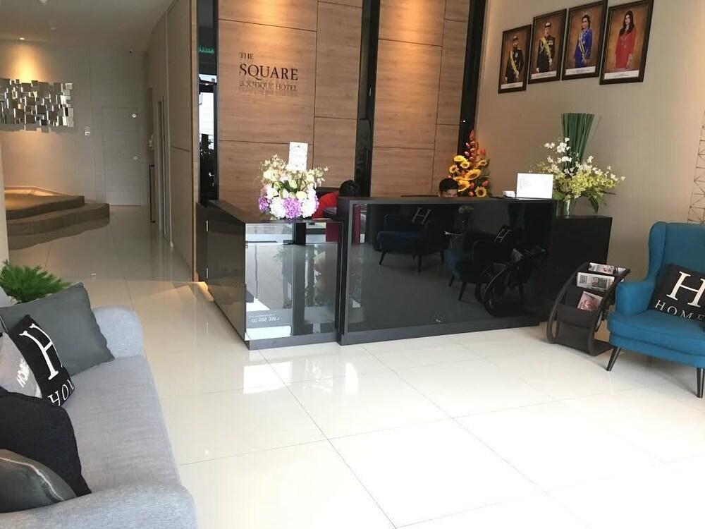 The Square Hotel Скудай Екстериор снимка