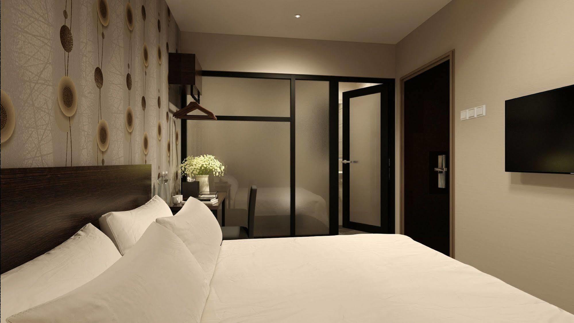 The Square Hotel Скудай Екстериор снимка
