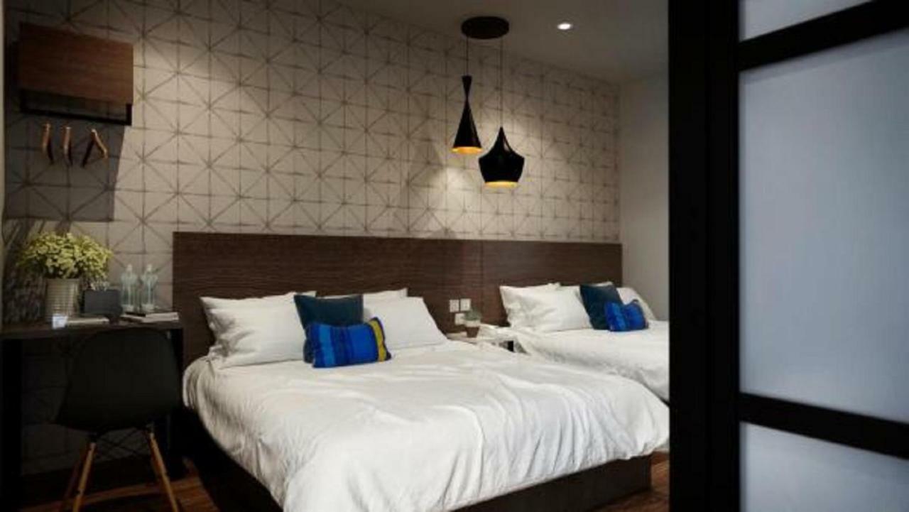The Square Hotel Скудай Екстериор снимка