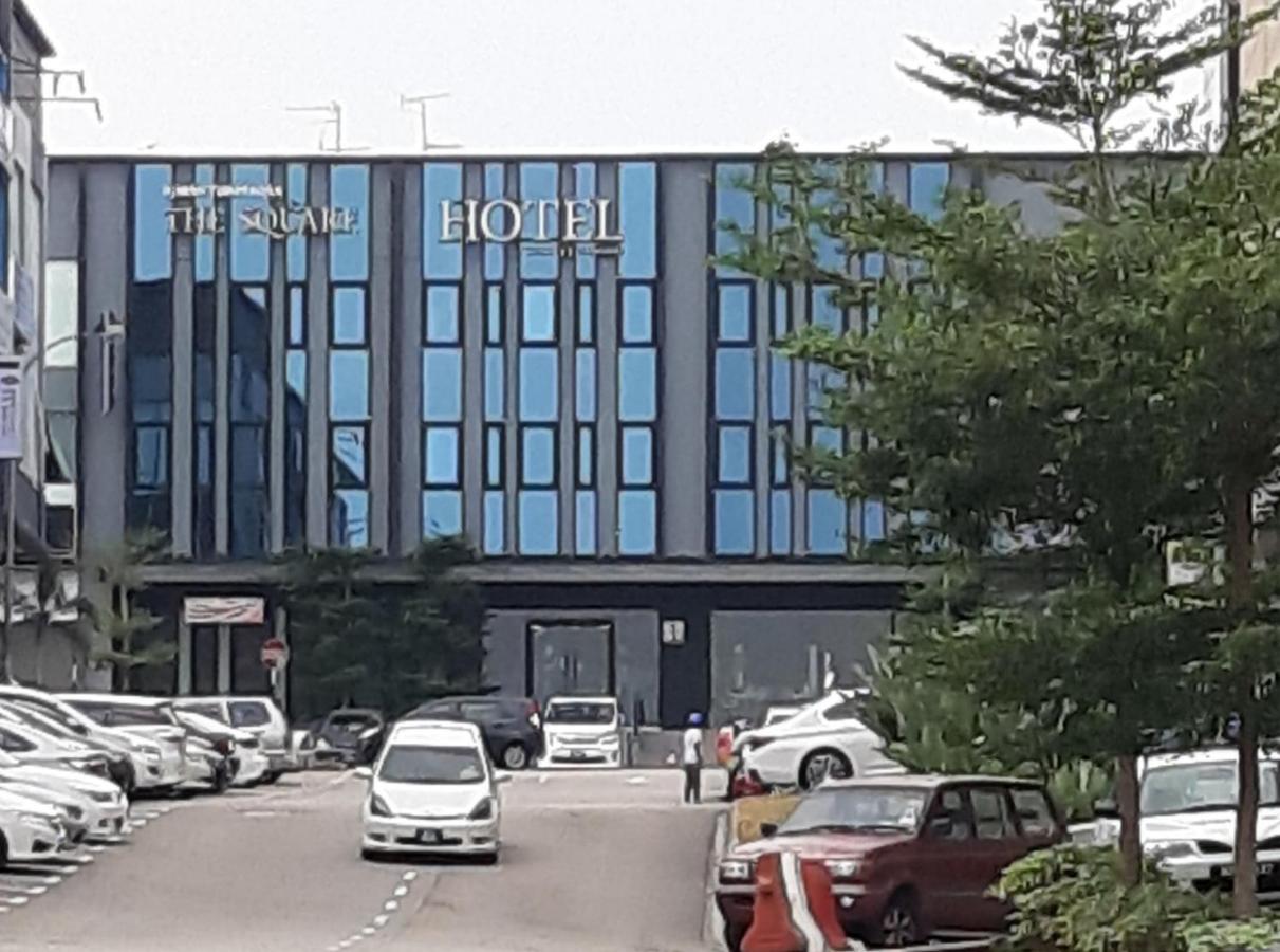 The Square Hotel Скудай Екстериор снимка